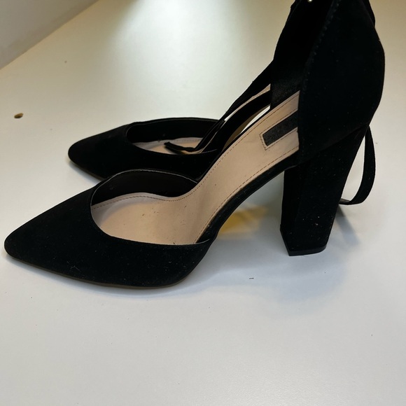 Forever 21 Elegant Black Heels - Picture 3 of 6